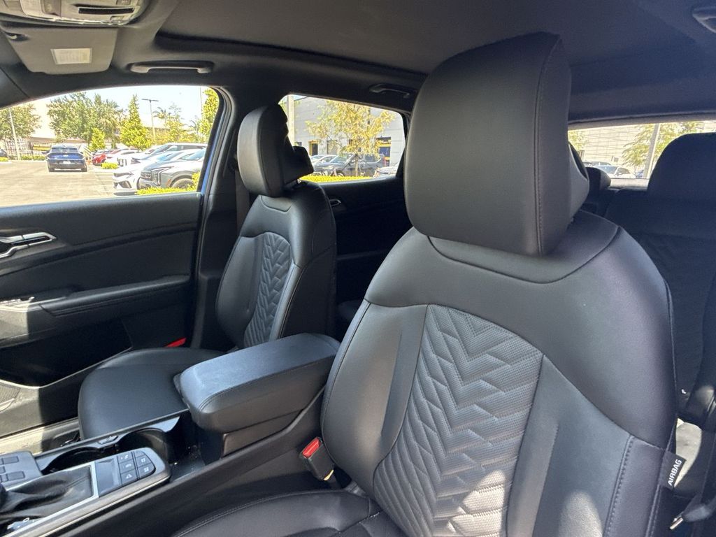 Thumbnail: 2026 Kia Sportage - 12