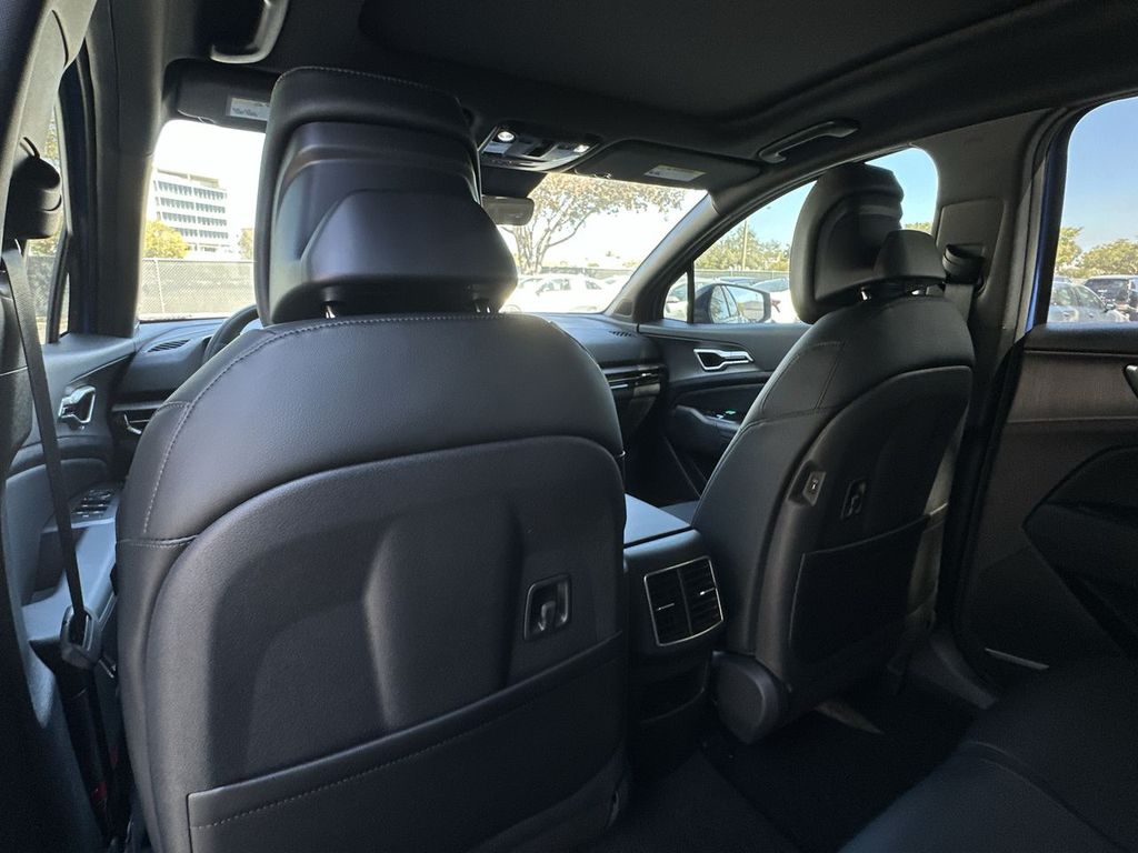 Thumbnail: 2026 Kia Sportage - 12