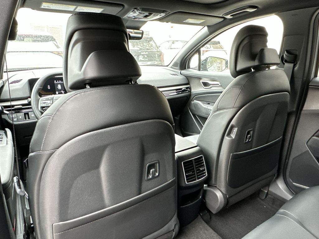 Thumbnail: 2026 Kia Sportage - 12