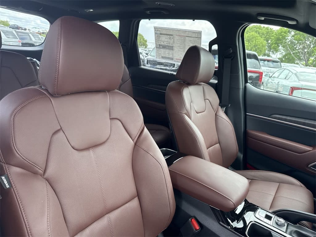 Thumbnail: 2025 Kia Telluride - 28