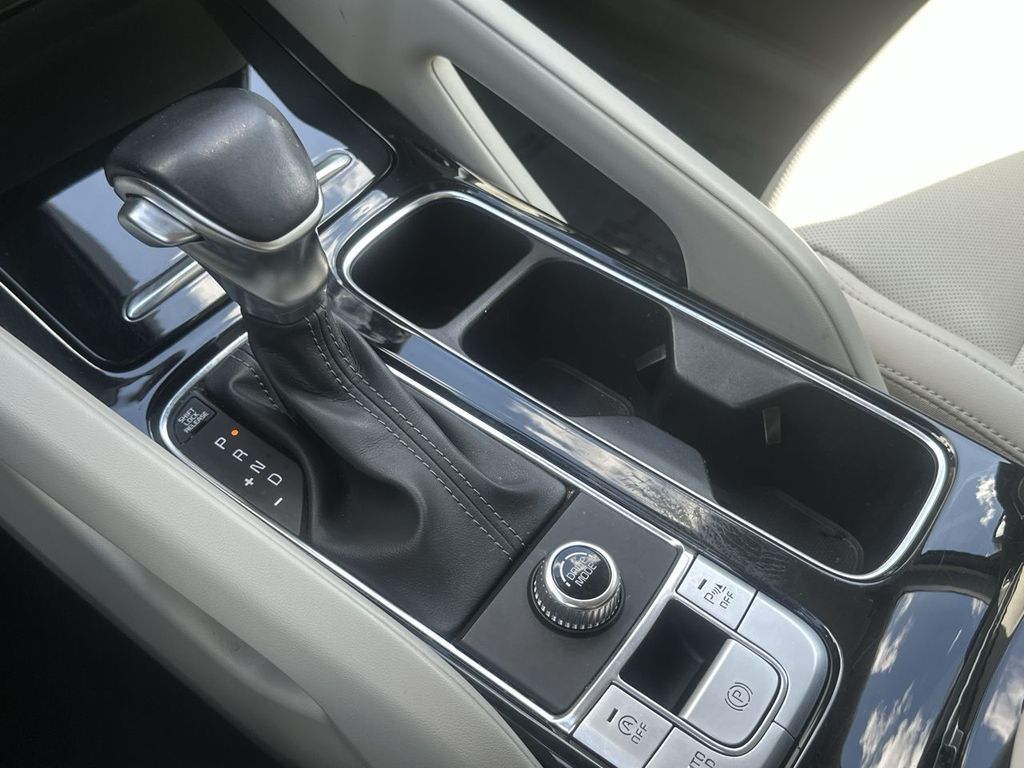 Thumbnail: 2022 Kia Telluride - 16