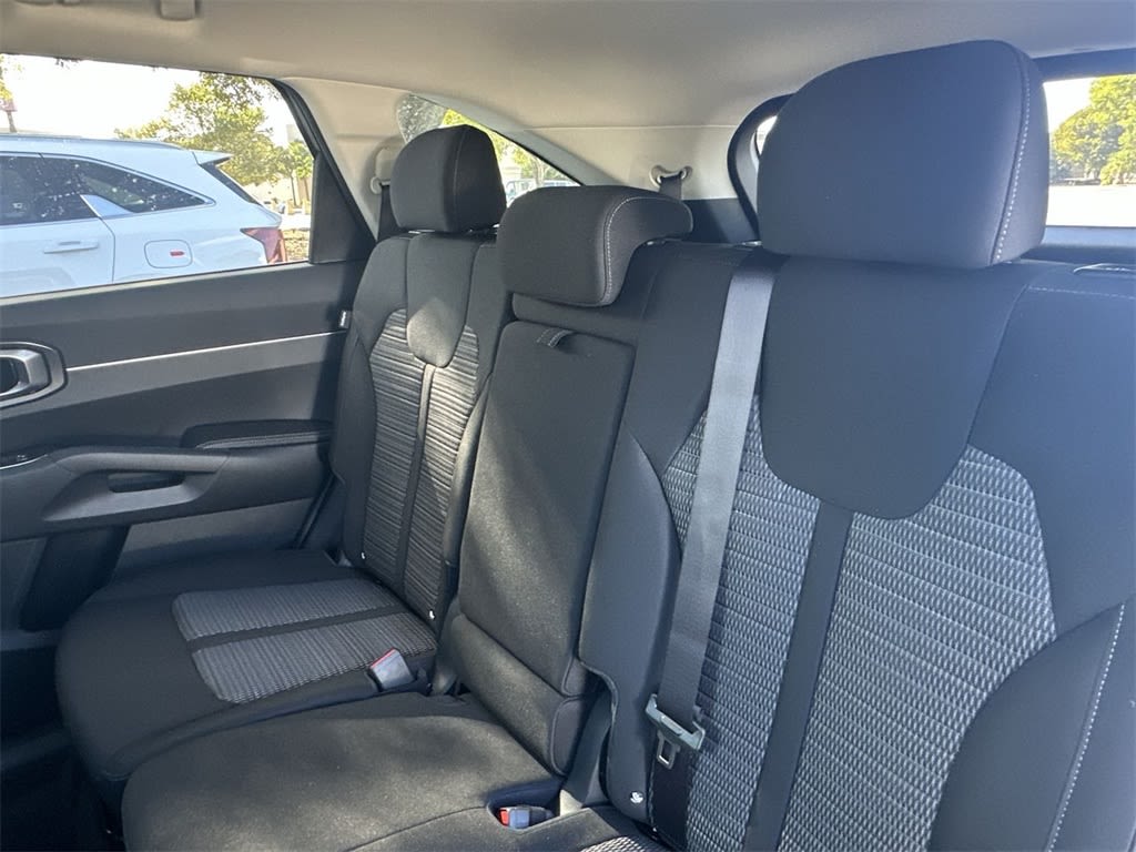 Thumbnail: 2026 Kia Sorento - 13