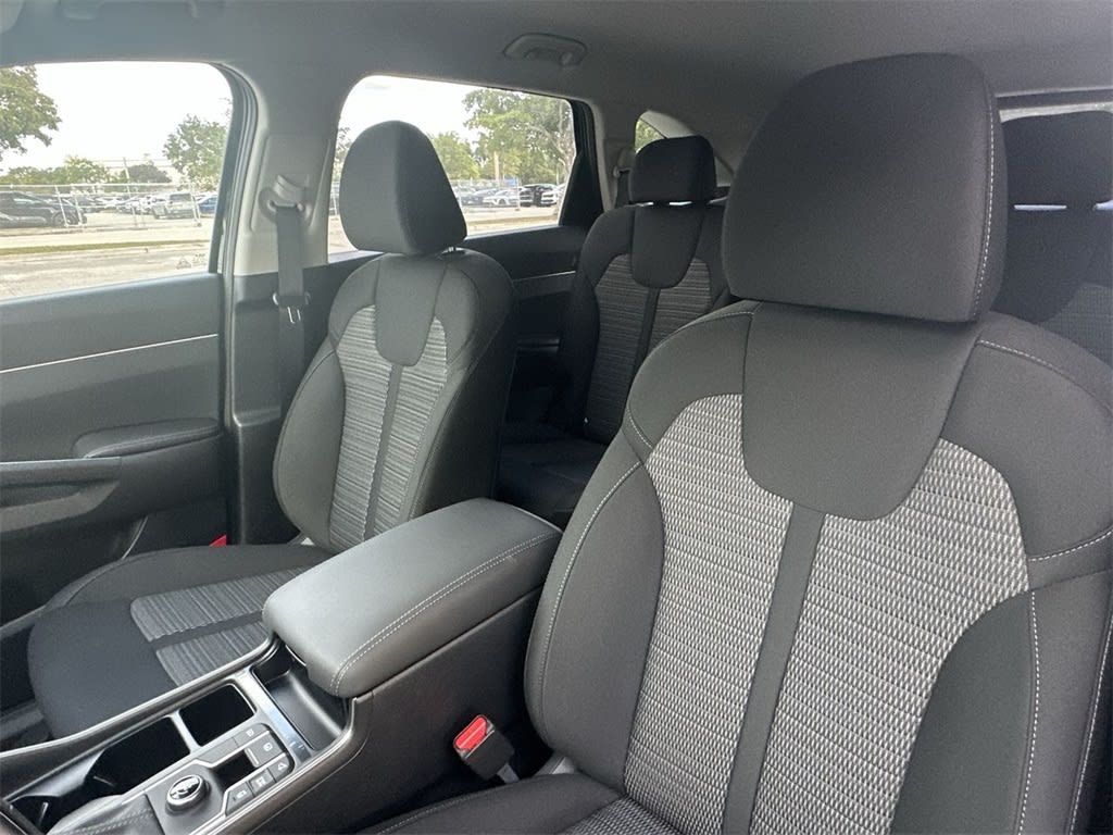 Thumbnail: 2026 Kia Sorento - 10