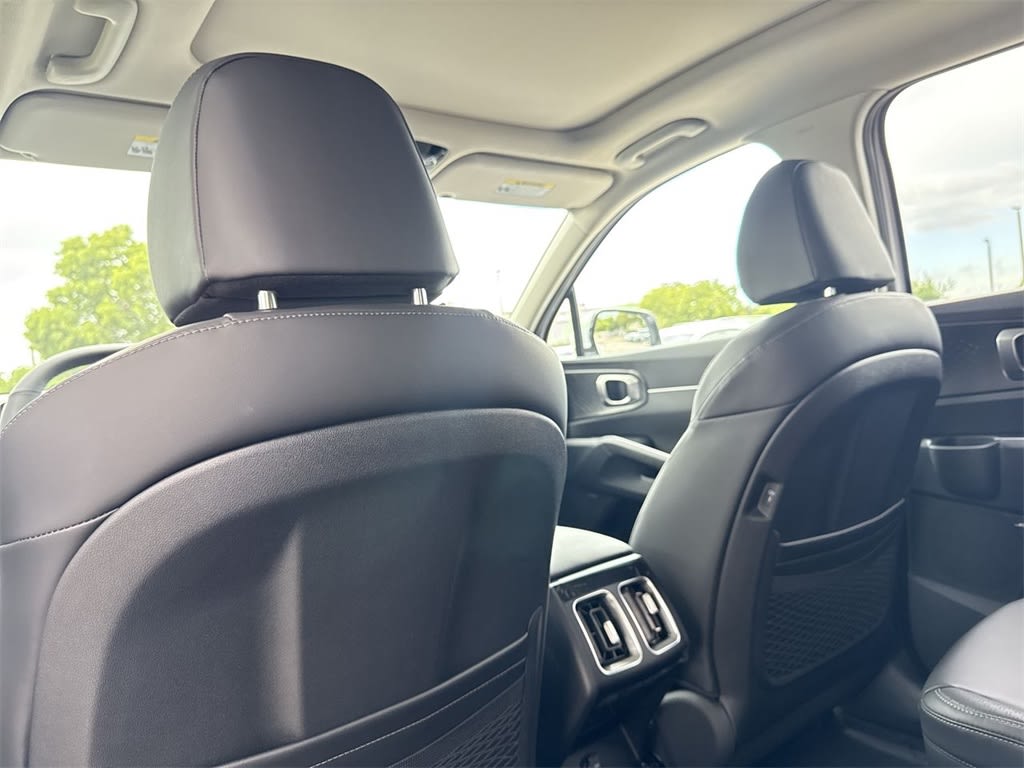 Thumbnail: 2026 Kia Sorento - 12