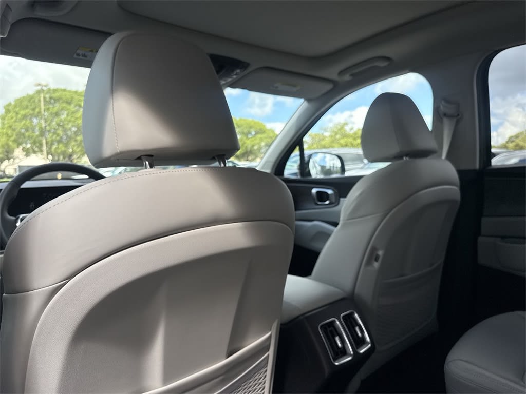 Thumbnail: 2025 Kia Sorento - 12
