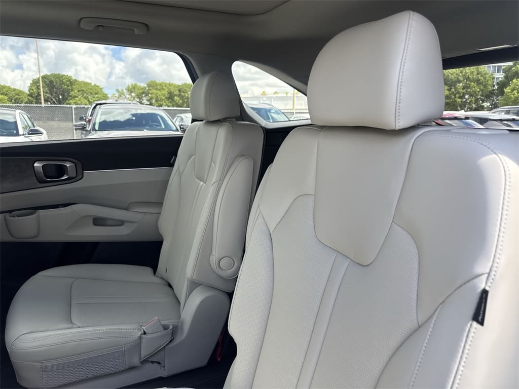 Thumbnail: 2025 Kia Sorento - 13