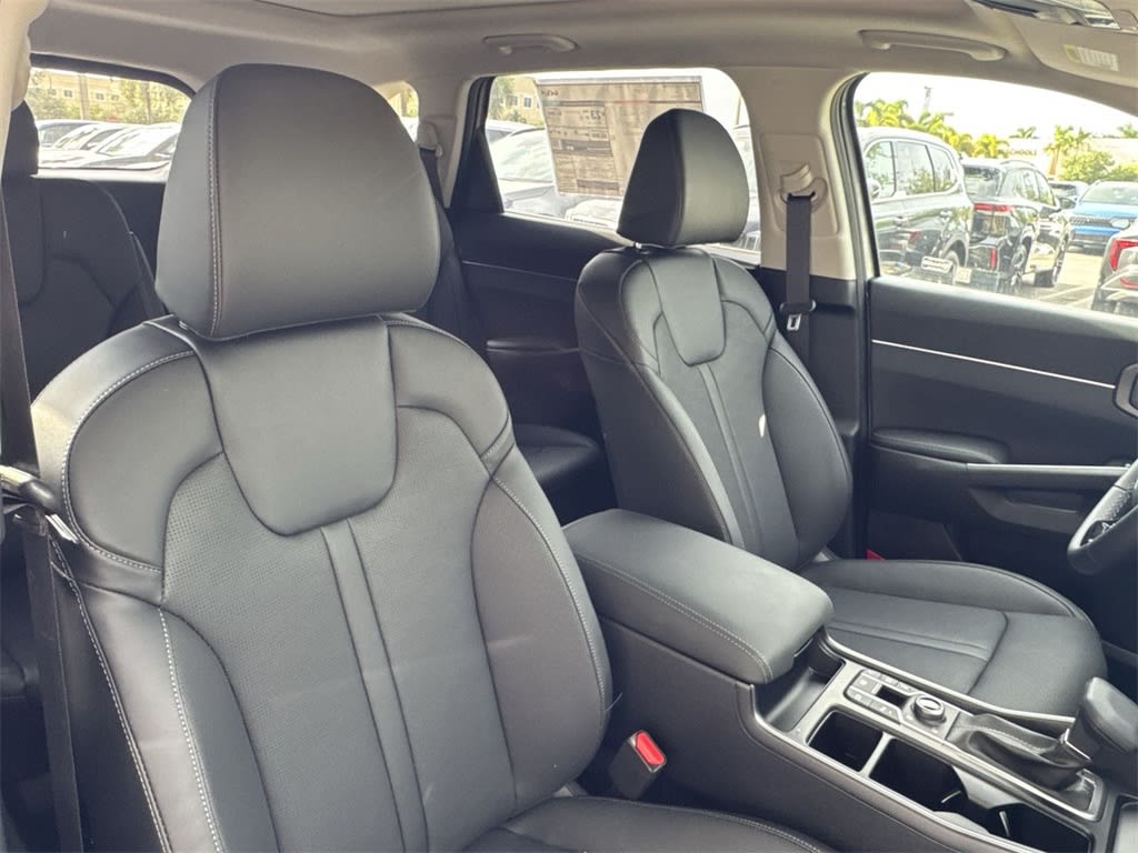 Thumbnail: 2025 Kia Sorento - 12