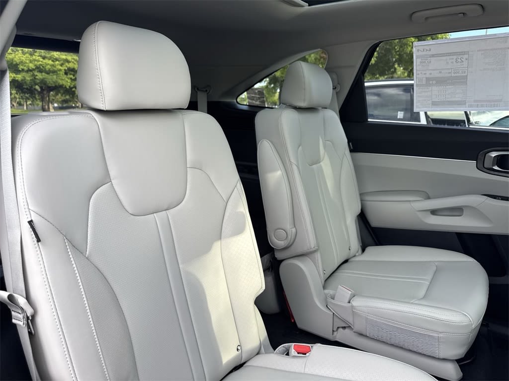 Thumbnail: 2025 Kia Sorento - 13