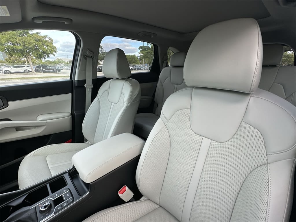 Thumbnail: 2025 Kia Sorento - 10