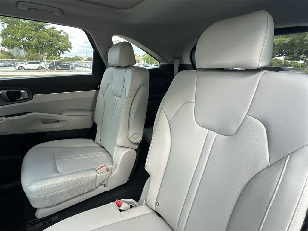 Thumbnail: 2025 Kia Sorento - 12