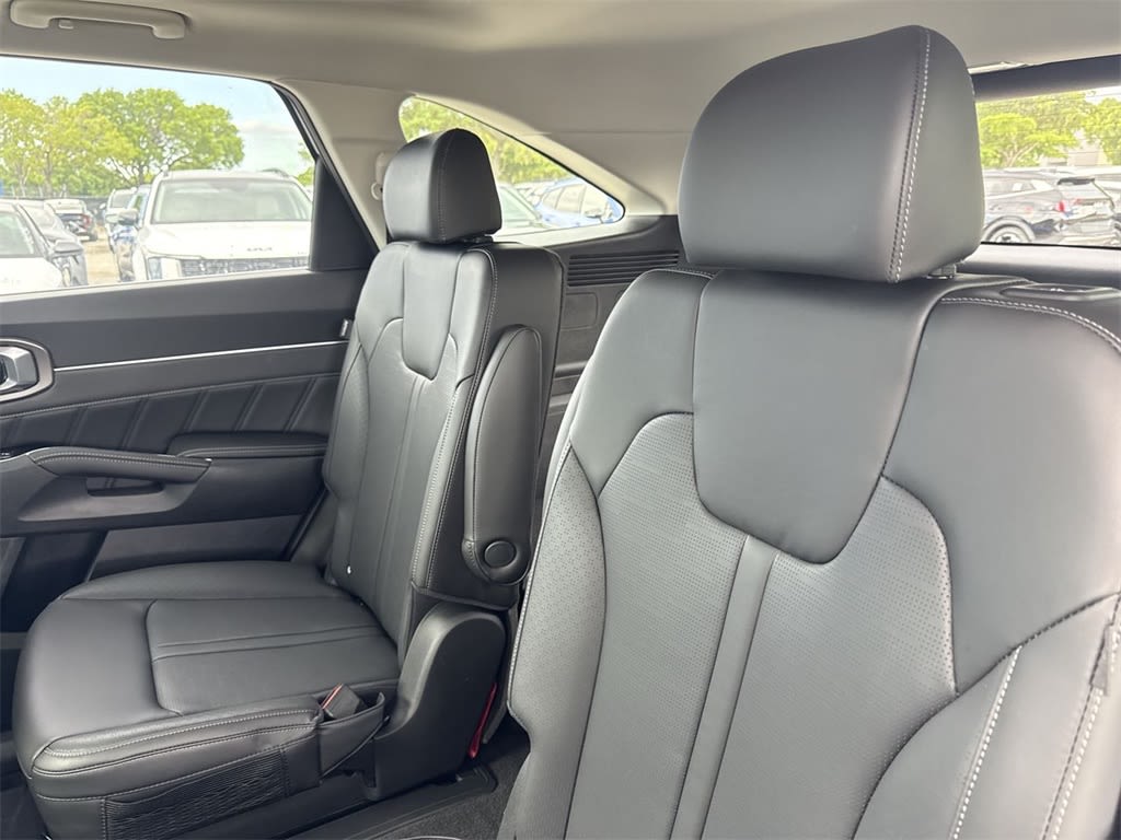 Thumbnail: 2025 Kia Sorento - 13