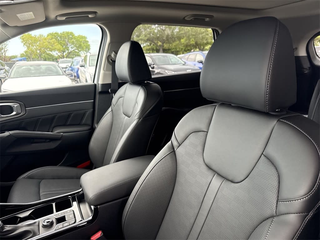 Thumbnail: 2025 Kia Sorento - 12