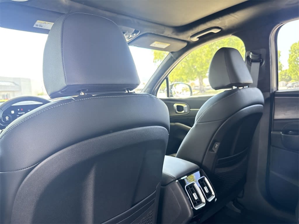 Thumbnail: 2025 Kia Sorento - 25