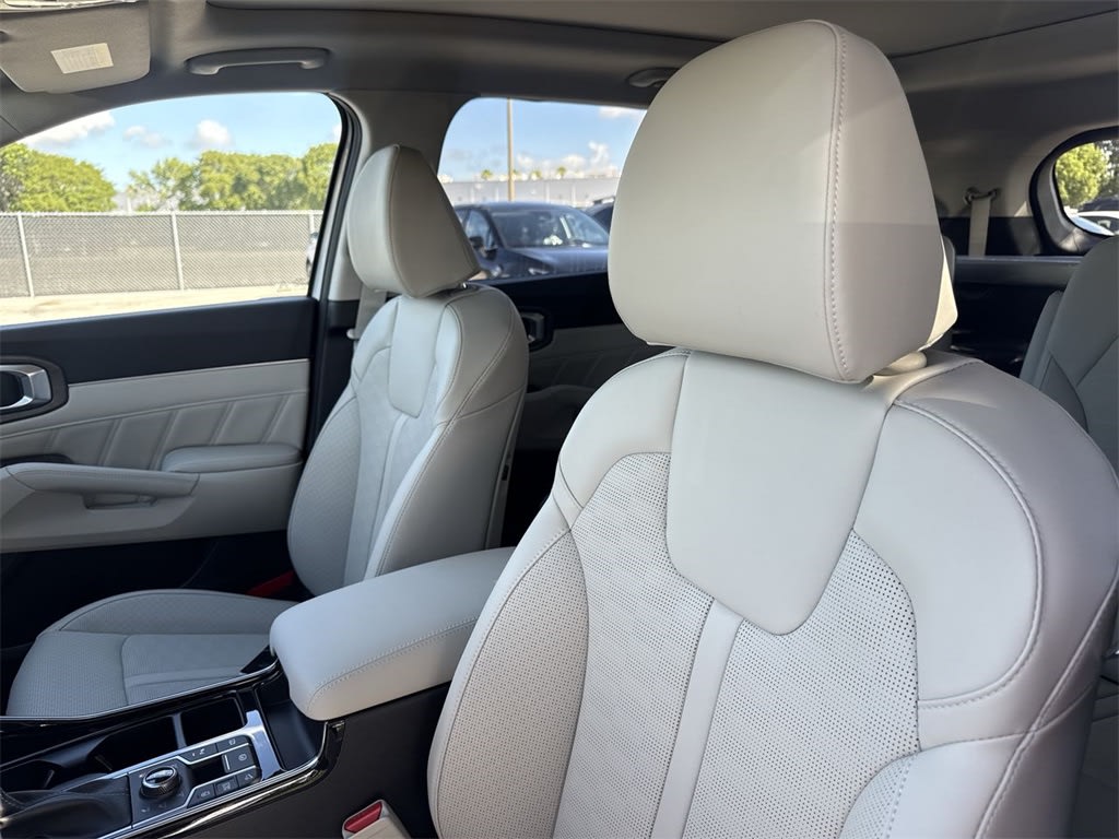 Thumbnail: 2025 Kia Sorento - 12