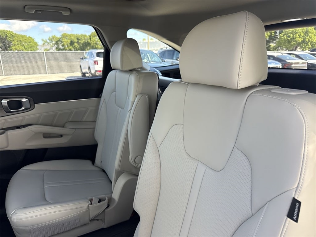 Thumbnail: 2025 Kia Sorento - 25