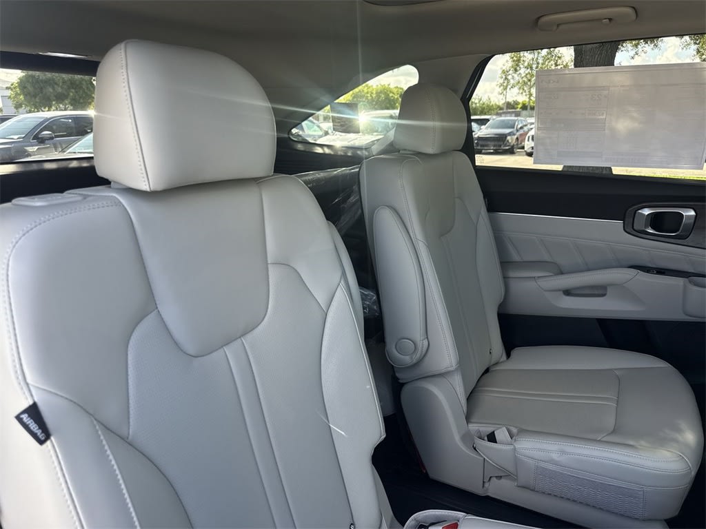 Thumbnail: 2025 Kia Sorento - 13