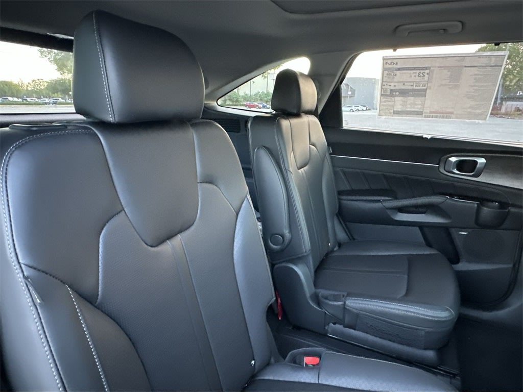 Thumbnail: 2026 Kia Sorento - 28