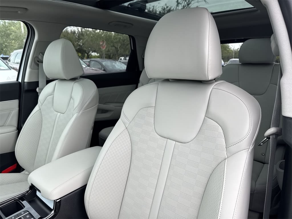 Thumbnail: 2025 Kia Sorento - 11