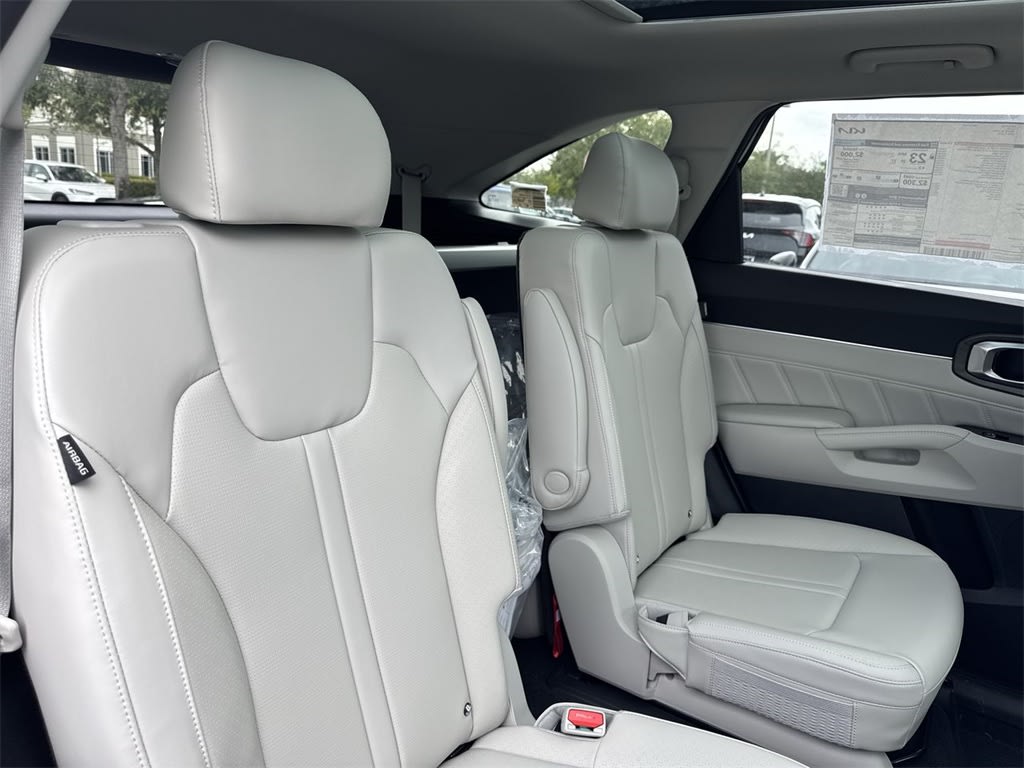 Thumbnail: 2025 Kia Sorento - 28