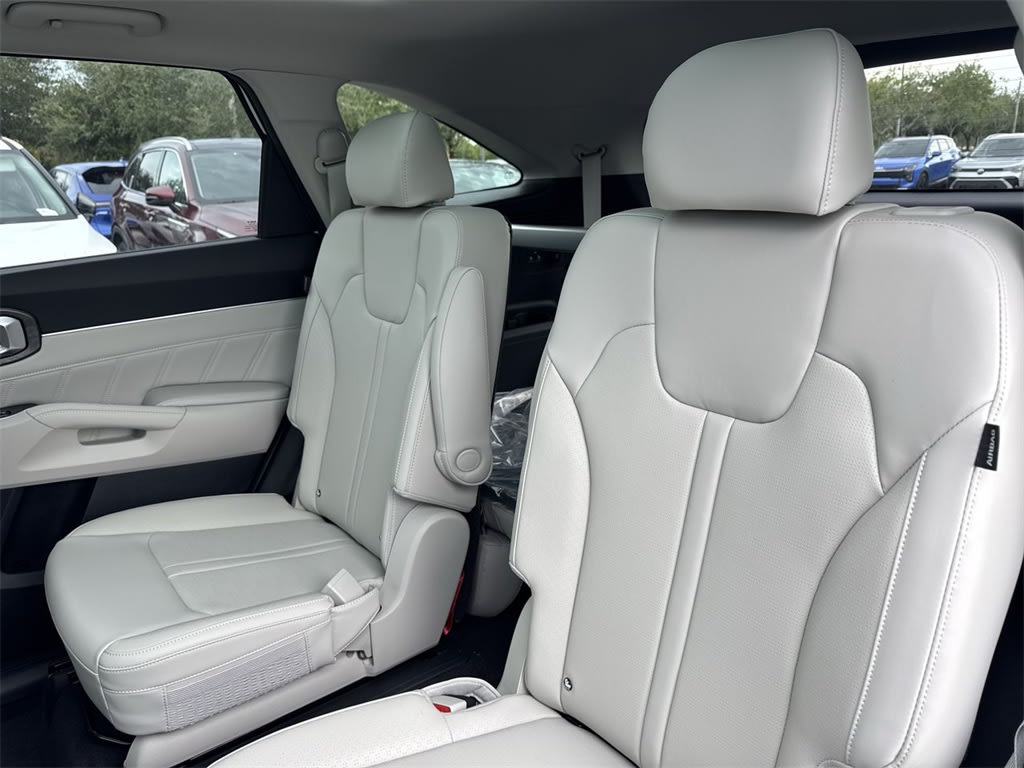 Thumbnail: 2025 Kia Sorento - 13