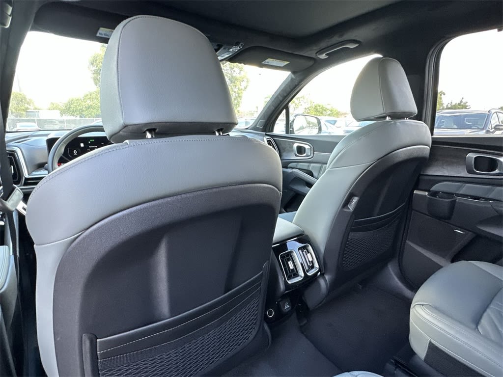 Thumbnail: 2025 Kia Sorento - 12