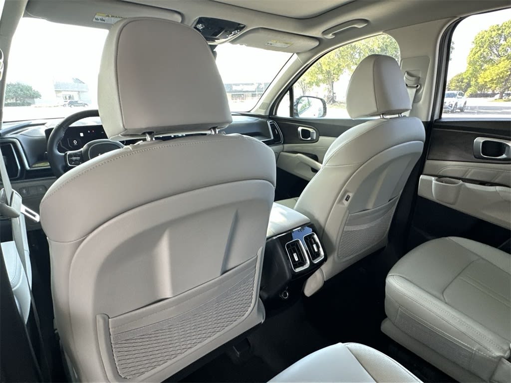 Thumbnail: 2025 Kia Sorento - 26