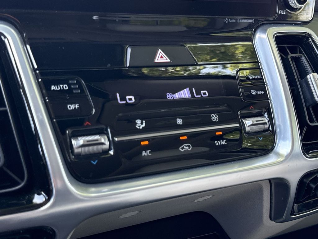 Thumbnail: 2023 Kia Sorento - 27