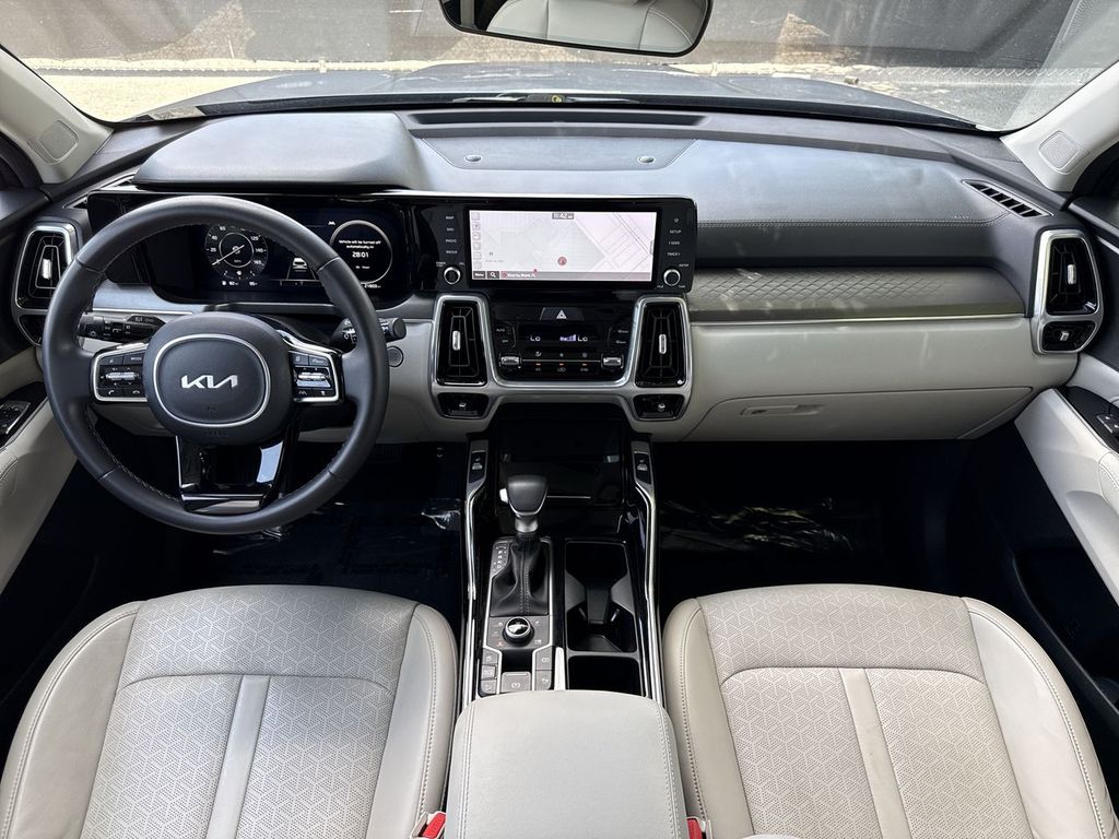 Thumbnail: 2023 Kia Sorento - 14
