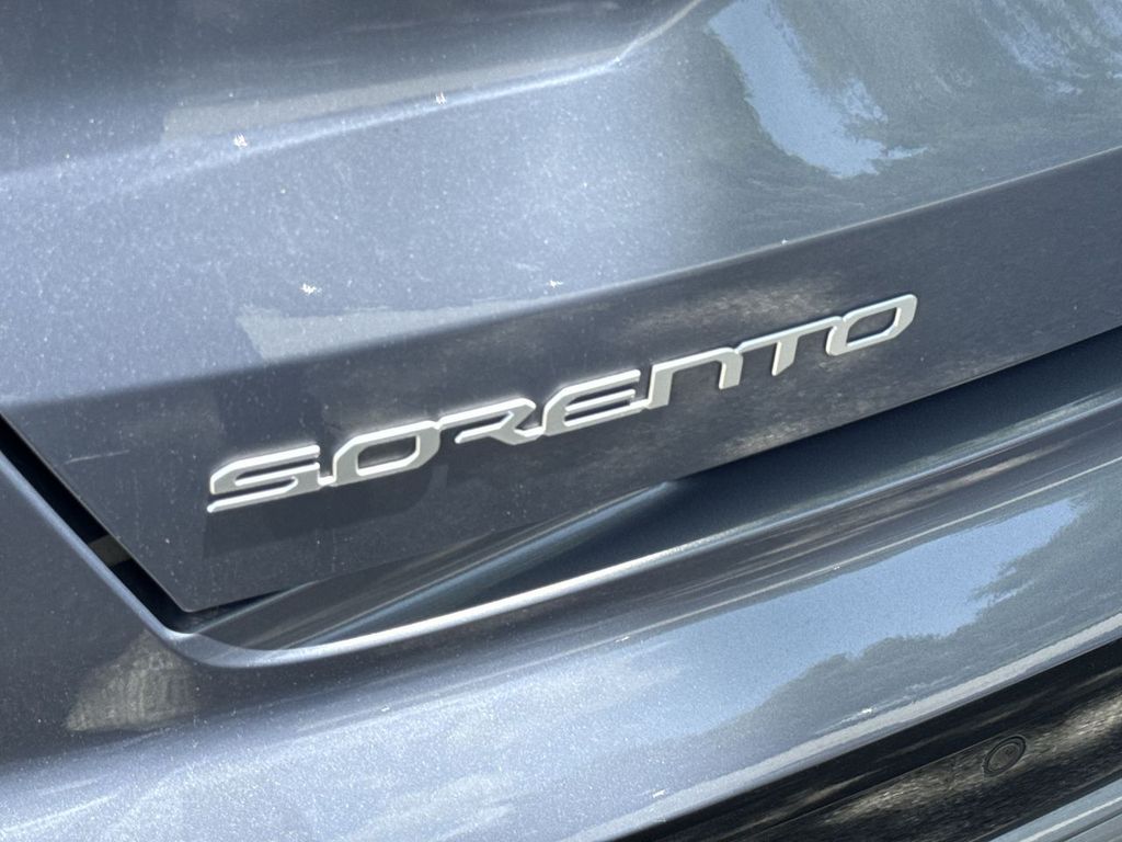 Thumbnail: 2023 Kia Sorento - 7