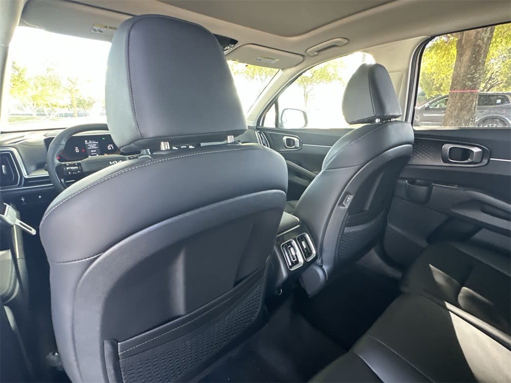 Thumbnail: 2026 Kia Sorento - 27