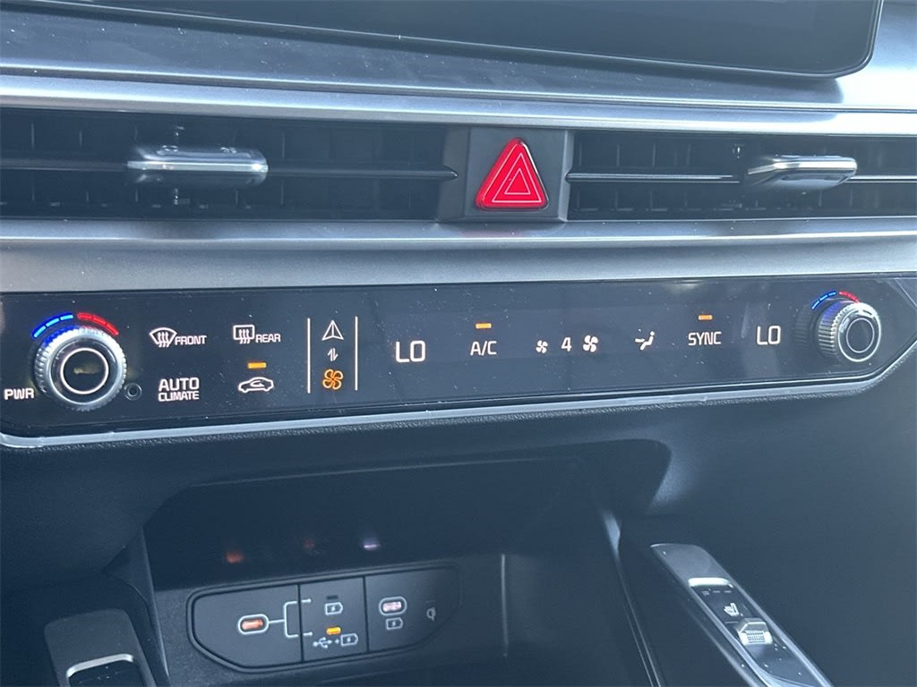 Thumbnail: 2026 Kia Sorento - 26