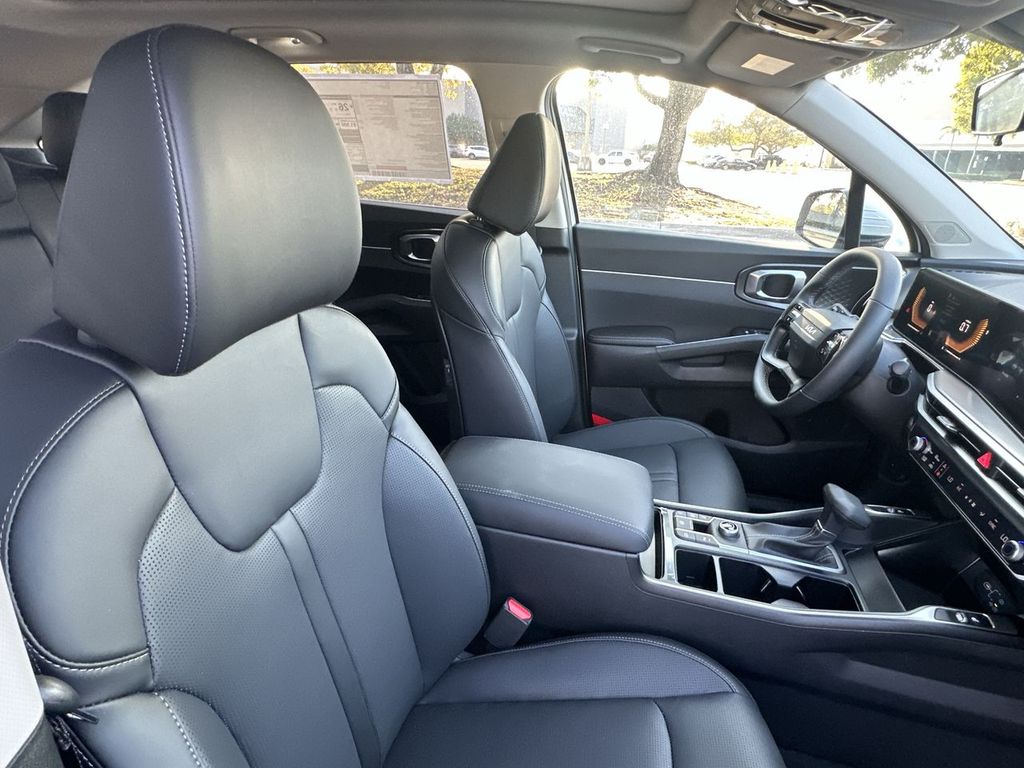 Thumbnail: 2026 Kia Sorento - 28