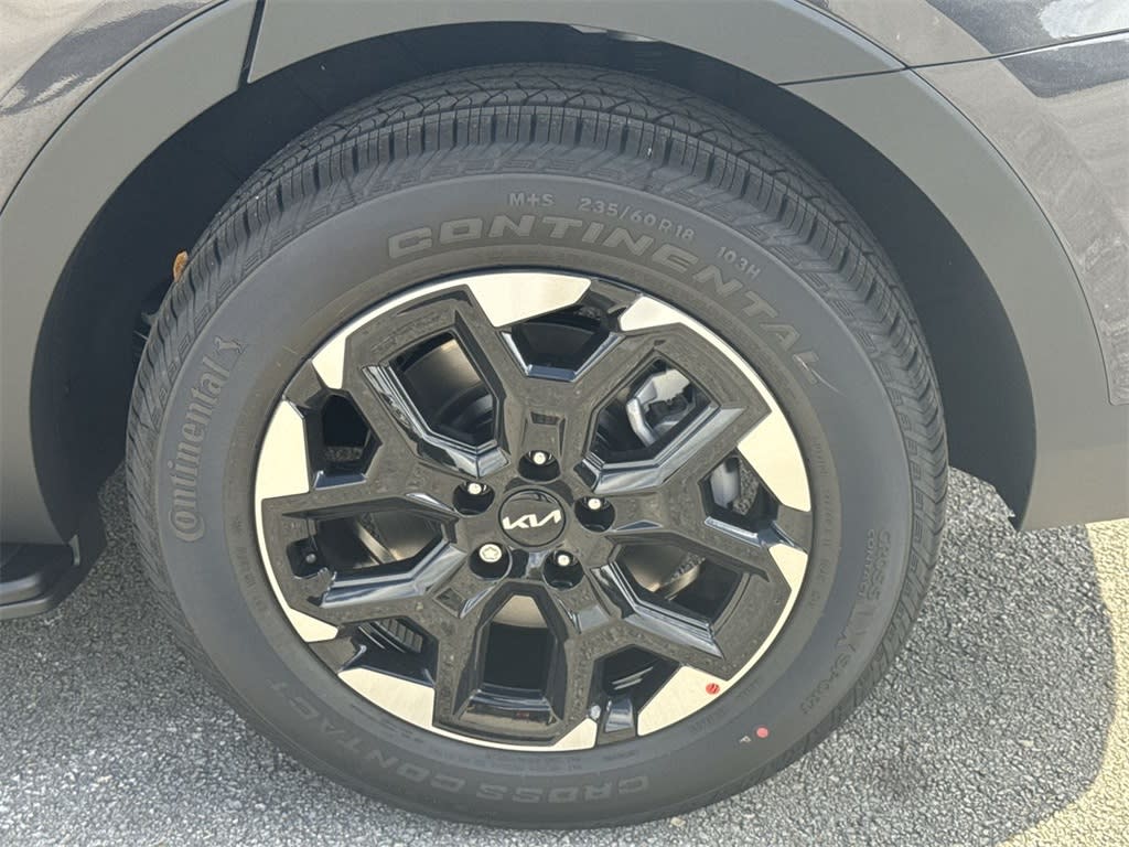 2025 Kia Sorento S 8