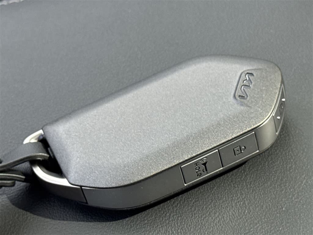 2025 Kia Sorento S 29