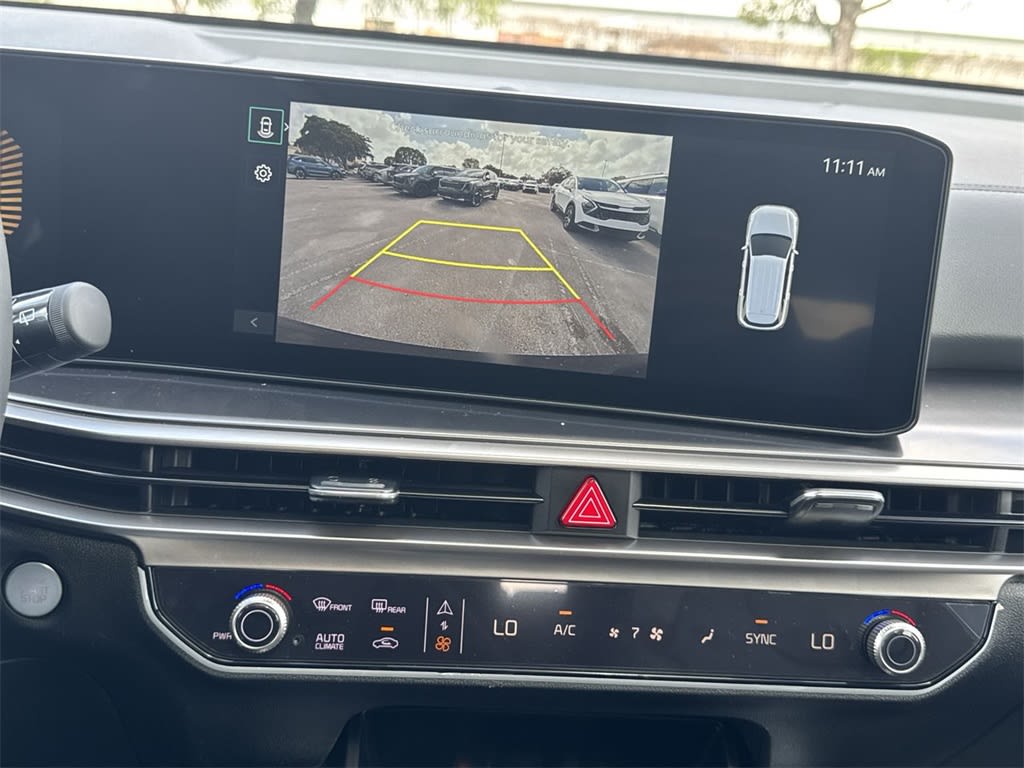 2025 Kia Sorento S 14