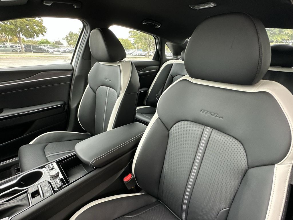 Thumbnail: 2026 Kia K5 - 11