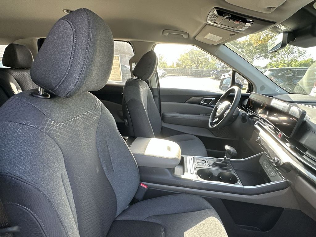 Thumbnail: 2026 Kia Carnival - 28