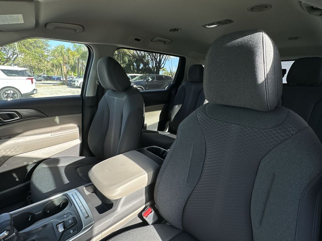 Thumbnail: 2026 Kia Carnival - 11