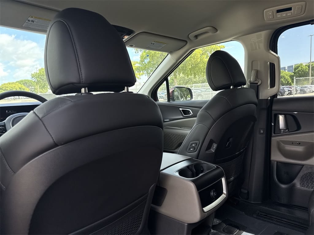 Thumbnail: 2025 Kia Carnival - 25