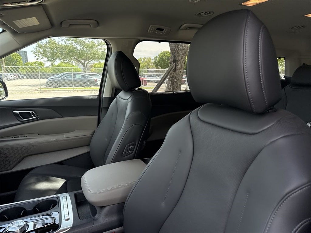 Thumbnail: 2025 Kia Carnival - 12