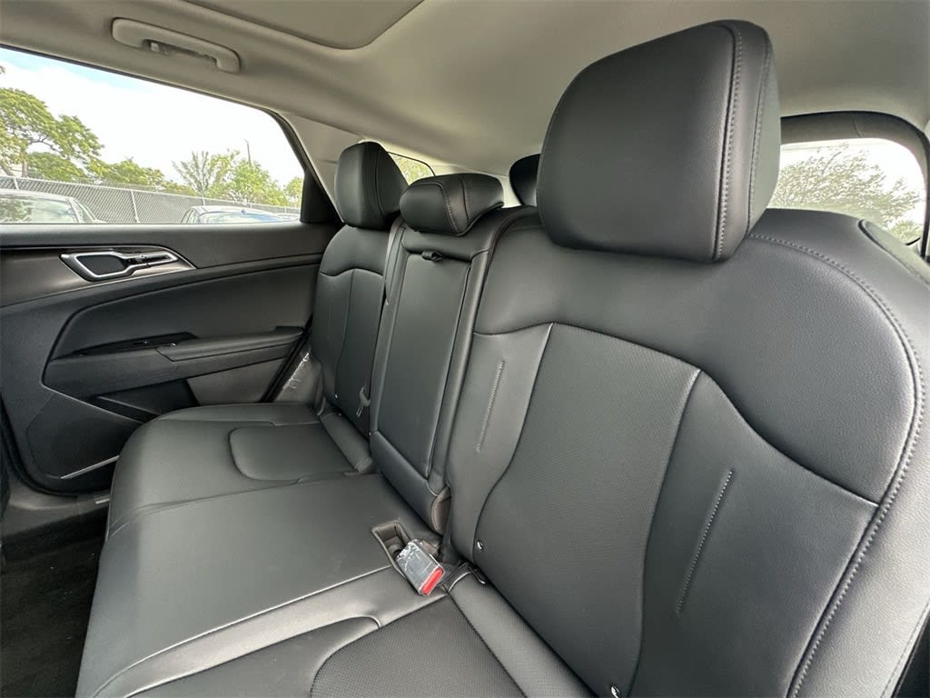 Thumbnail: 2025 Kia Sportage - 13