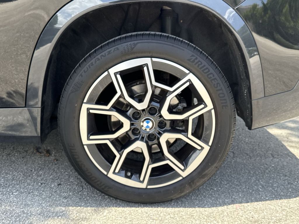 Thumbnail: 2025 BMW X1 - 8