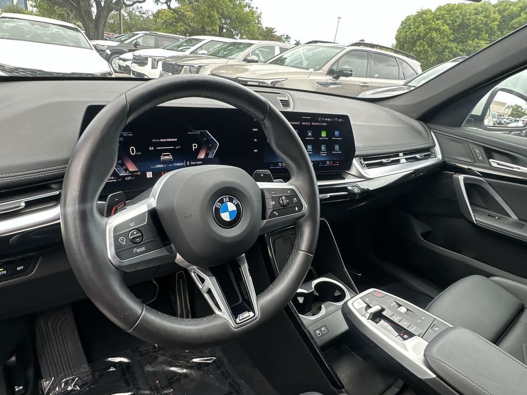 Thumbnail: 2025 BMW X1 - 10