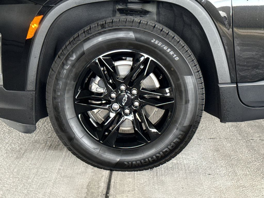 Thumbnail: 2023 Chevrolet Traverse - 8