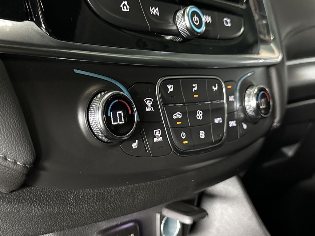 Thumbnail: 2023 Chevrolet Traverse - 25
