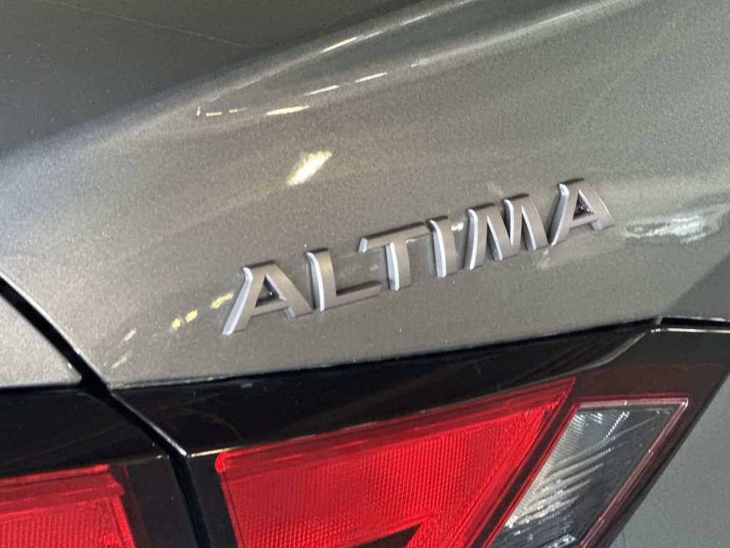 Thumbnail: 2023 Nissan Altima - 7