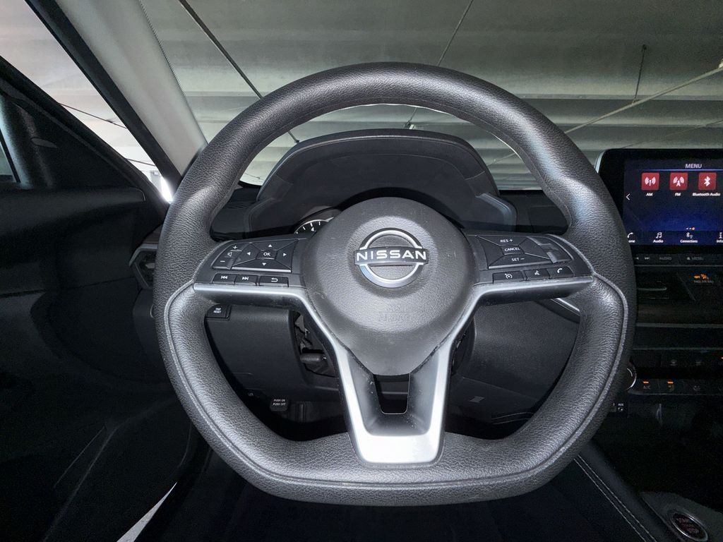 Thumbnail: 2023 Nissan Altima - 10