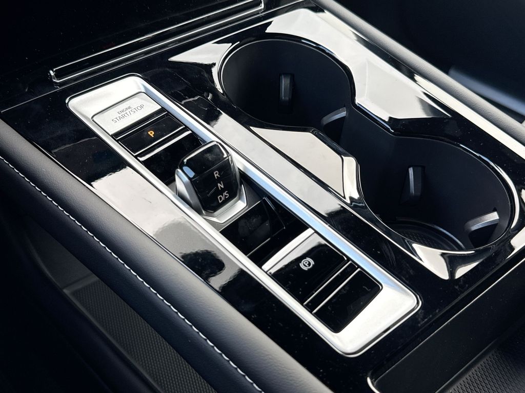 Thumbnail: 2026 Volkswagen Atlas - 16