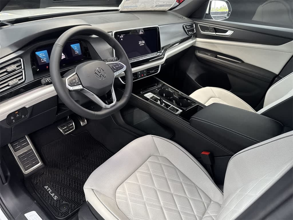 2025 Volkswagen Atlas SEL 2