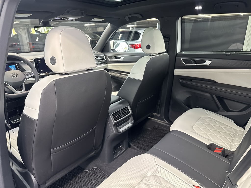 2025 Volkswagen Atlas SEL 33
